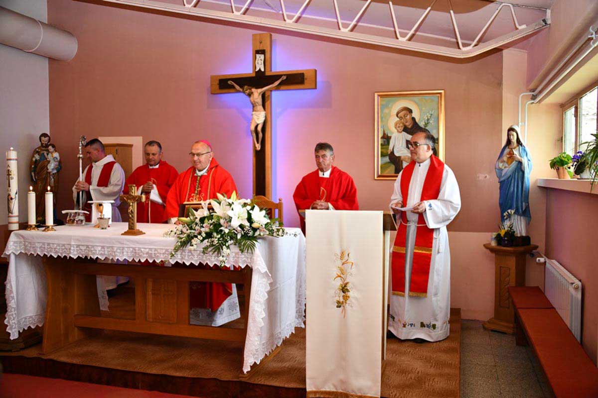 Časnici na putu svetosti