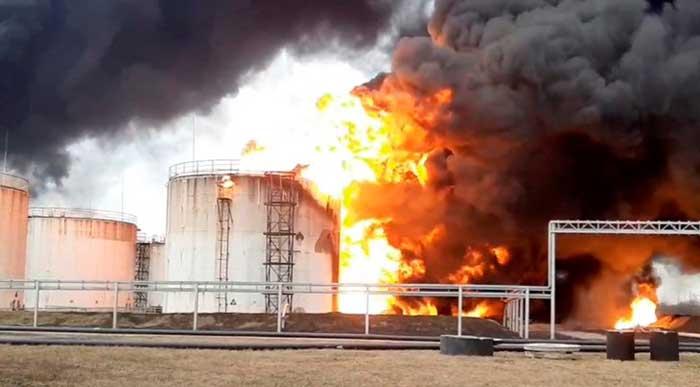 Ukrajina tvrdi da nije izvela napad na skladište goriva u Rusiji
