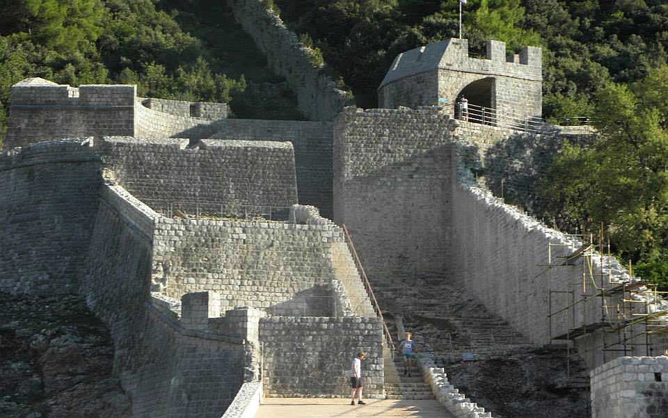 stonske zidine - Crne Mambe